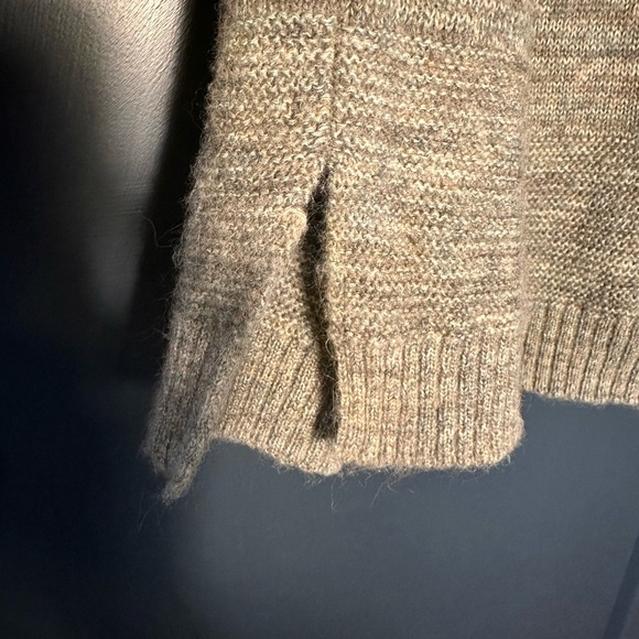 Peruvian connection sweater - Picture 3 of 7